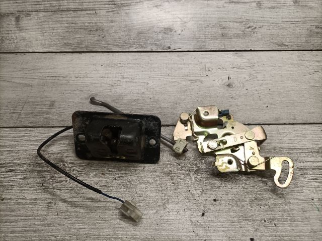 bontott MAZDA 626 Csomagtérajtó Zárszerkezet