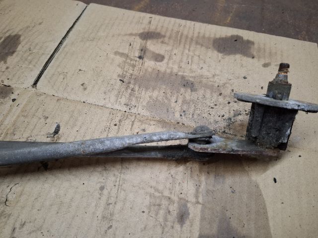 bontott MAZDA 626 Első Ablaktörlő Szerkezet Motorral