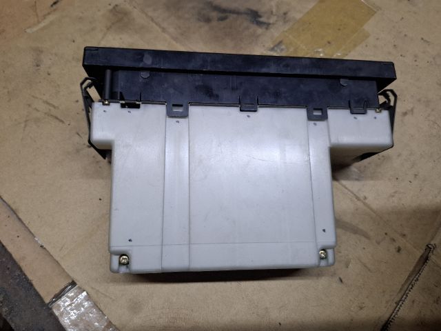 bontott MAZDA 626 Fűtéskapcsoló (digit klímás)