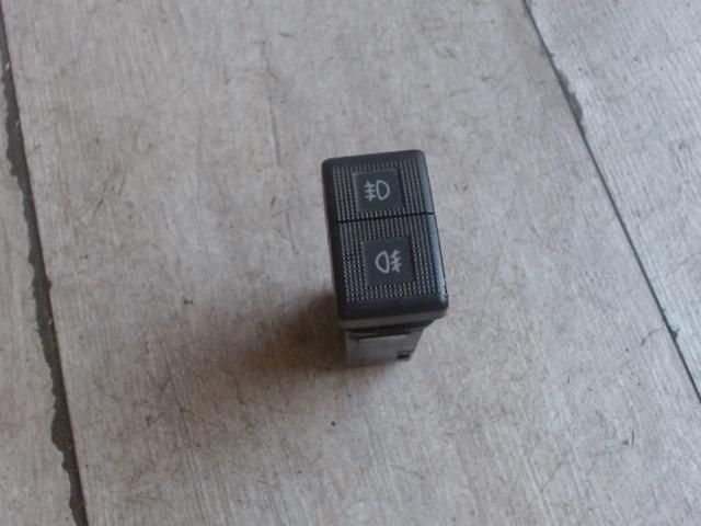 bontott MAZDA 626 Hátsó Ködzárófény Kapcsoló