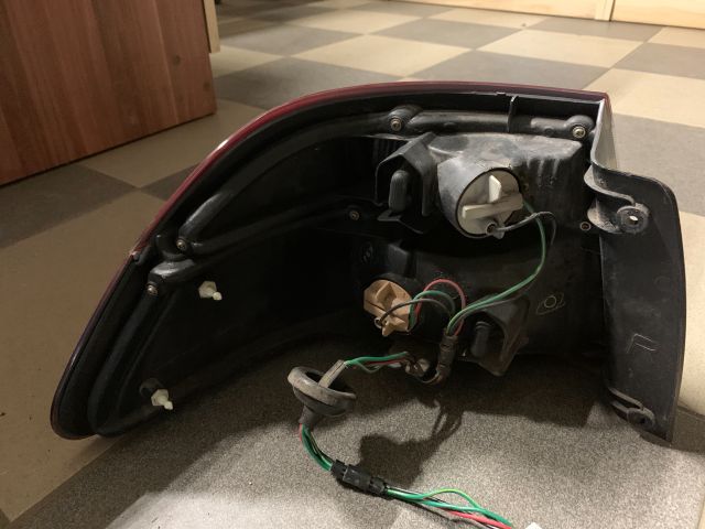 bontott MAZDA 626 Hátsó Lámpa Szett