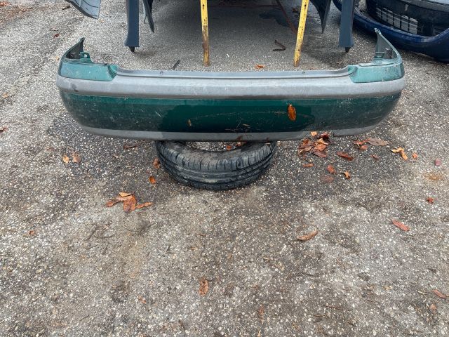 bontott MAZDA 626 Hátsó Lökhárító (Részeivel)