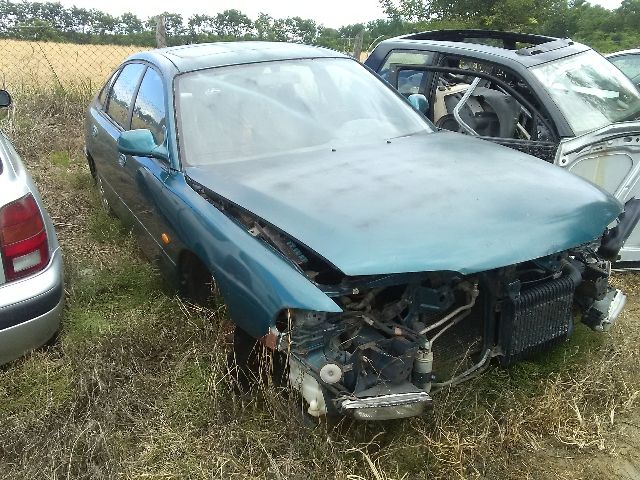 bontott MAZDA 626 Hátsó Lökhárító (Üresen)