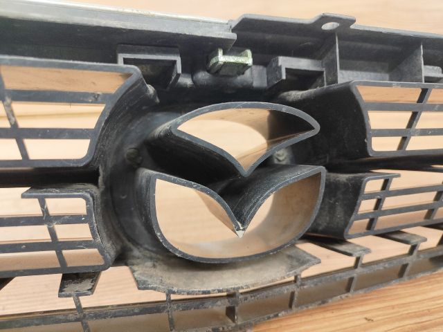 bontott MAZDA 626 Hűtőrács