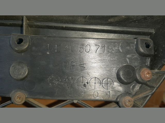 bontott MAZDA 626 Hűtőrács