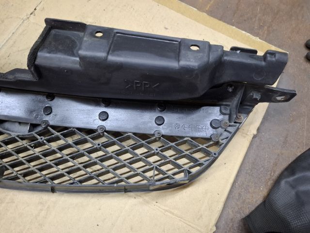 bontott MAZDA 626 Hűtőrács