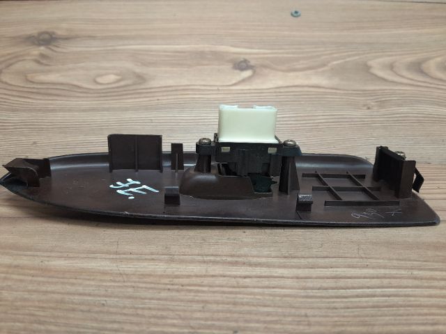 bontott MAZDA 626 Jobb első Ablakemelő Kapcsoló