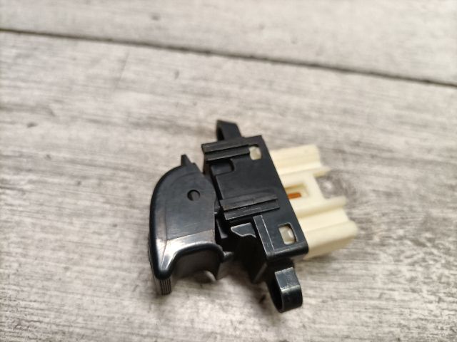 bontott MAZDA 626 Jobb első Ablakemelő Kapcsoló