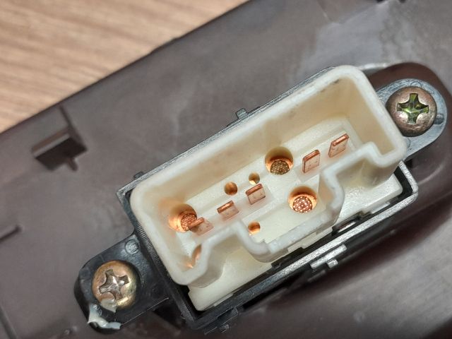 bontott MAZDA 626 Jobb első Ablakemelő Kapcsoló