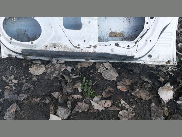 bontott MAZDA 626 Jobb első Ajtó (Üres lemez)