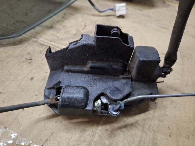 bontott MAZDA 626 Jobb első Ajtózár