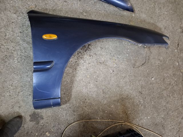 bontott MAZDA 626 Jobb első Sárvédő