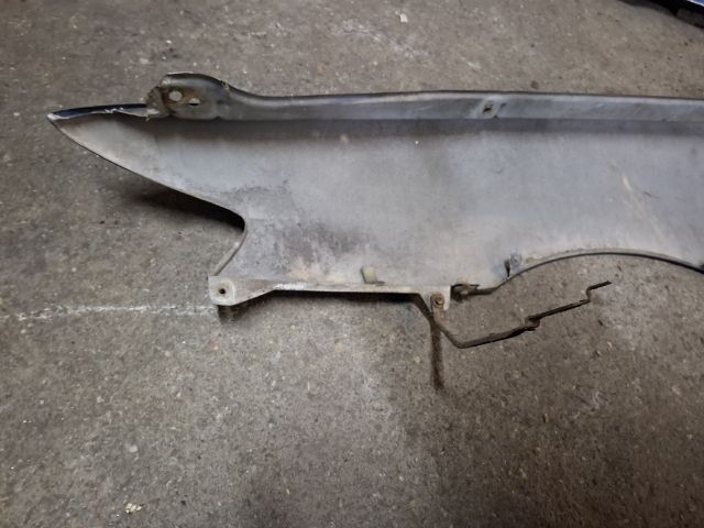 bontott MAZDA 626 Jobb első Sárvédő