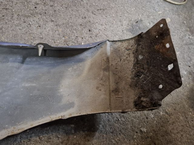 bontott MAZDA 626 Jobb első Sárvédő