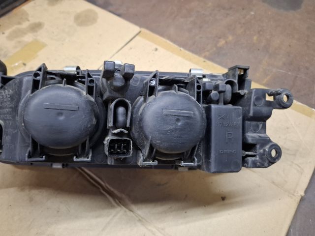 bontott MAZDA 626 Jobb Fényszóró