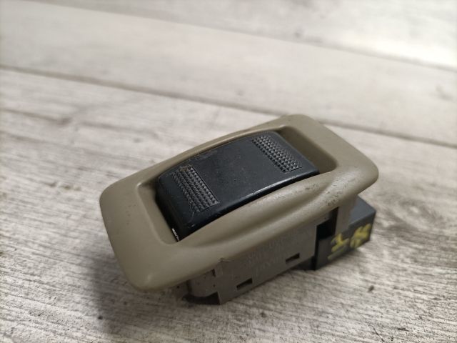 bontott MAZDA 626 Jobb hátsó Ablakemelő Kapcsoló