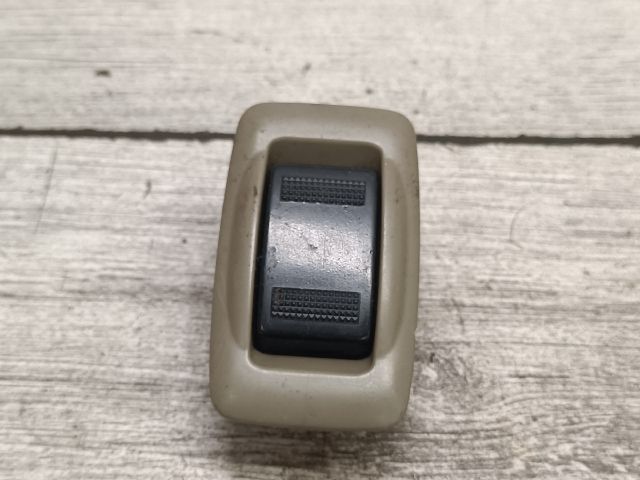 bontott MAZDA 626 Jobb hátsó Ablakemelő Kapcsoló