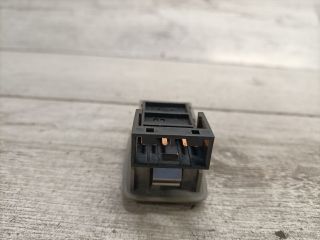 bontott MAZDA 626 Jobb hátsó Ablakemelő Kapcsoló