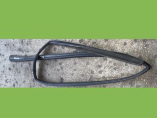 bontott MAZDA 626 Jobb hátsó Ablakvezető Gumi