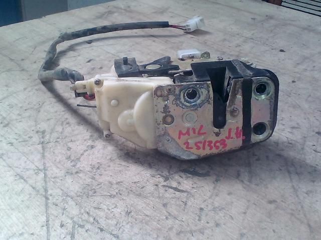 bontott MAZDA 626 Jobb hátsó Ajtózár