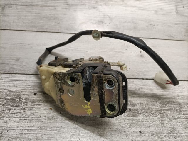 bontott MAZDA 626 Jobb hátsó Ajtózár