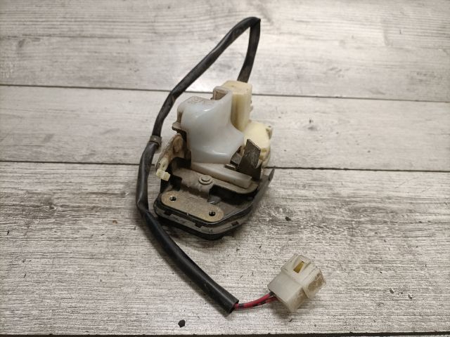 bontott MAZDA 626 Jobb hátsó Ajtózár