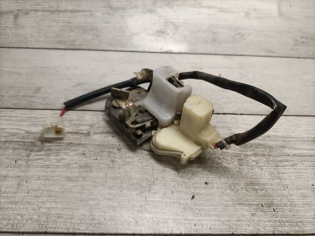 bontott MAZDA 626 Jobb hátsó Ajtózár