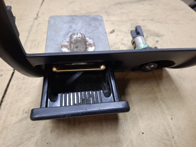 bontott MAZDA 626 Középkonzol Keret