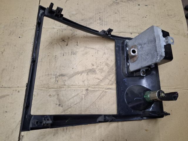 bontott MAZDA 626 Középkonzol Keret