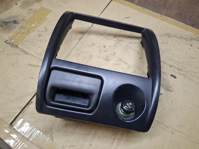 bontott MAZDA 626 Középkonzol Keret