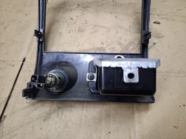 bontott MAZDA 626 Középkonzol Keret