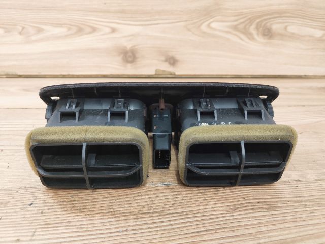 bontott MAZDA 626 Középső Szellőző