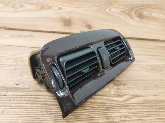 bontott MAZDA 626 Középső Szellőző