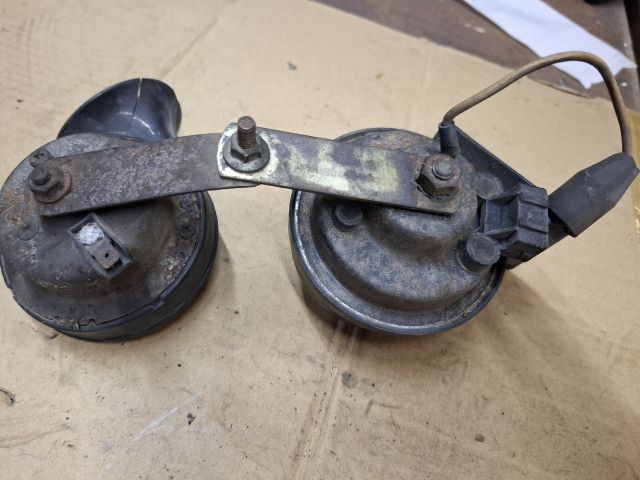 bontott MAZDA 626 Kürt