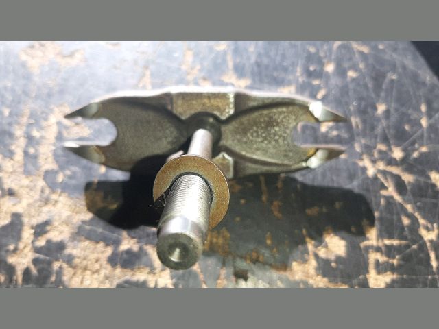 bontott MAZDA 626 Porlasztó Lefogató