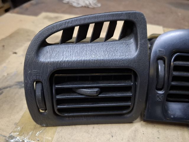 bontott MAZDA 626 Szellőző Szett