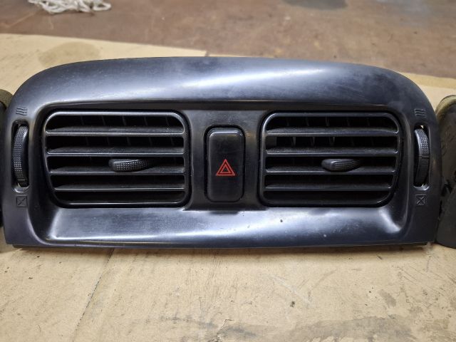 bontott MAZDA 626 Szellőző Szett