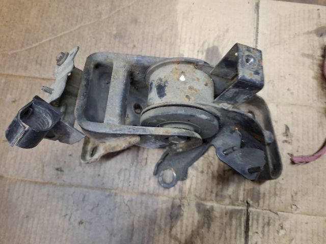 bontott MAZDA 626 Tartó Bak