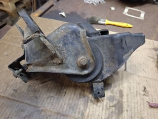 bontott MAZDA 626 Tartó Bak