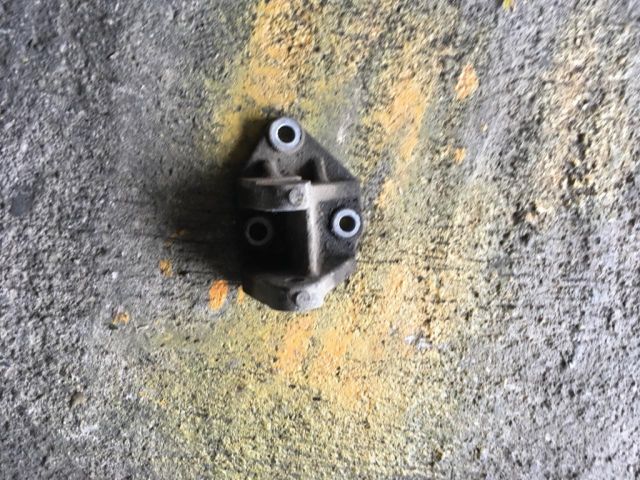 bontott MAZDA 626 Tartó Bak