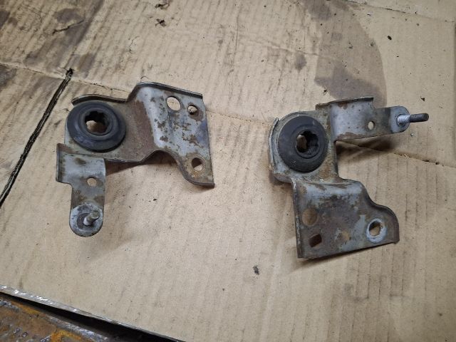 bontott MAZDA 626 Vízhűtő Radiátor Tartó