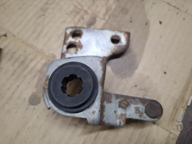 bontott MAZDA 626 Vízhűtő Radiátor Tartó