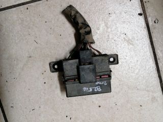 bontott MAZDA B-Serie Biztosítéktábla Motortér