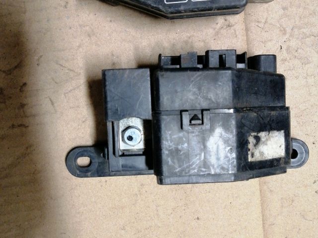 bontott MAZDA B-Serie Biztosítéktábla Motortér