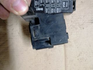 bontott MAZDA B-Serie Biztosítéktábla Motortér