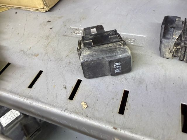 bontott MAZDA B-Serie 4x4 Kapcsoló