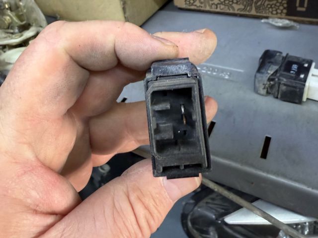 bontott MAZDA B-Serie 4x4 Kapcsoló