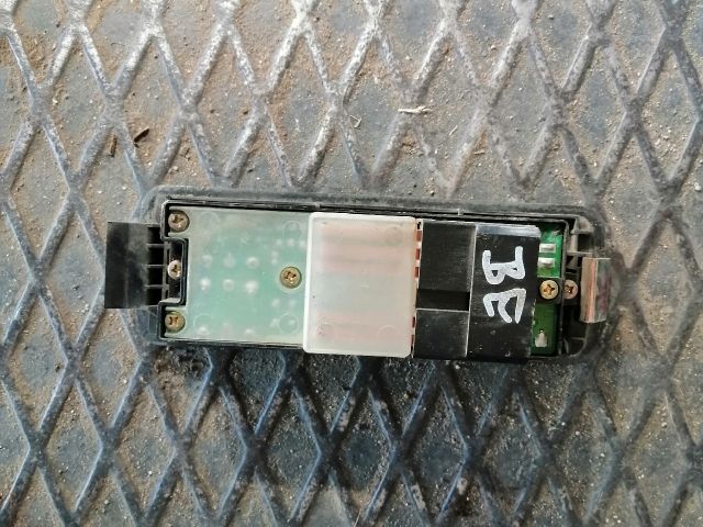 bontott MAZDA B-Serie Ablakemelő Kapcsoló Négyes / Kettes