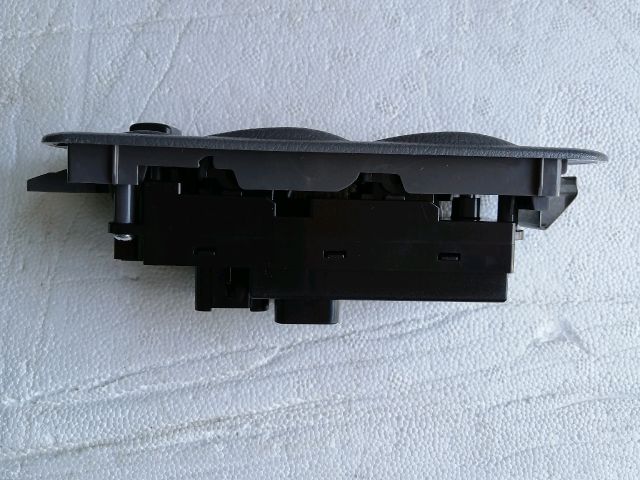 bontott MAZDA B-Serie Ablakemelő Kapcsoló Négyes / Kettes