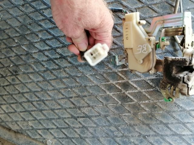 bontott MAZDA B-Serie Bal első Ajtózár